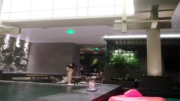 真实偷拍国内洗浴会所第15期:极品嫩妹香艳沐浴,湿身诱惑刺激现场